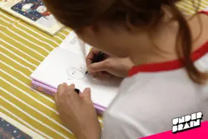 Ana Oncina dibujando a Croqueta