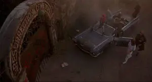 Fotograma de El regreso de los muertos vivientes 1985