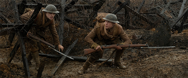 Blake (Dean-Charles Chapman) y Schofield (George MacKay)