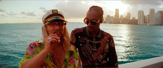 Matthew McConaughey y Snoop Dogg en The Beach Bum