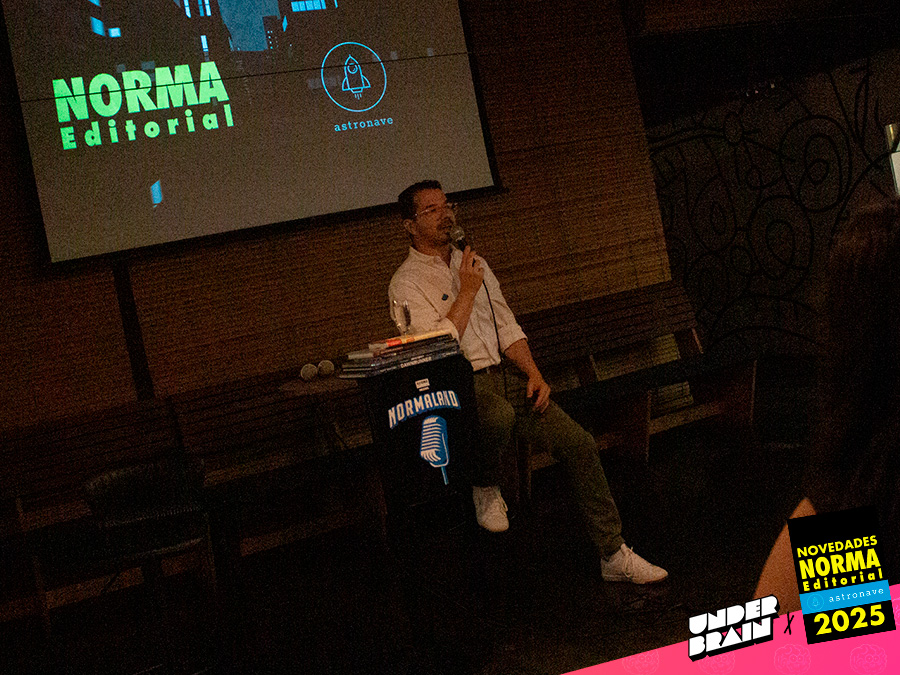 José Bermúdez presentando
