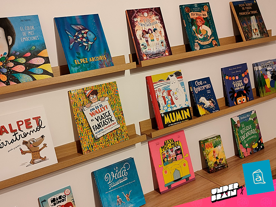 Zona infantil (2) de la librería Nausicaä Còmics