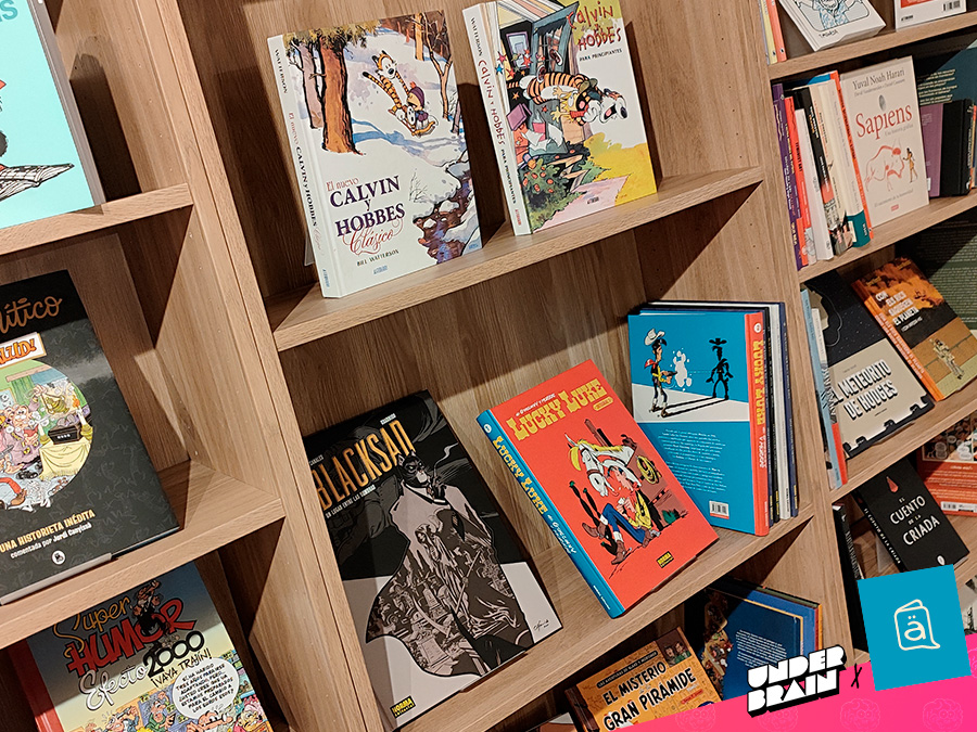 Estanterías de la librería Nausicaä Còmics