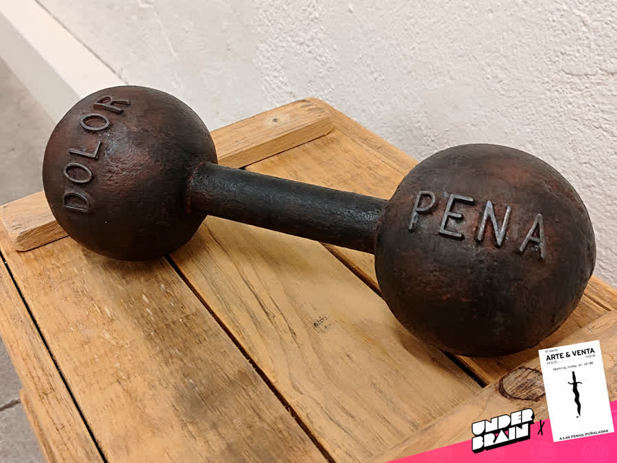 Ricard Aymar en la expo «A las penas, puñaladas» de La Plataforma