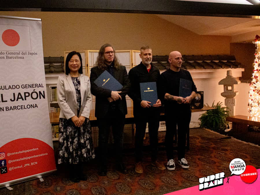 Salva Rubio, Ricard Efa y David Morancho reciben el Premio Bronce de la 18ª edición del Japan International Manga Award Salva Rubio, Ricard Efa y David Morancho reciben el Premio Bronce de la 18ª edición del Japan International Manga Award