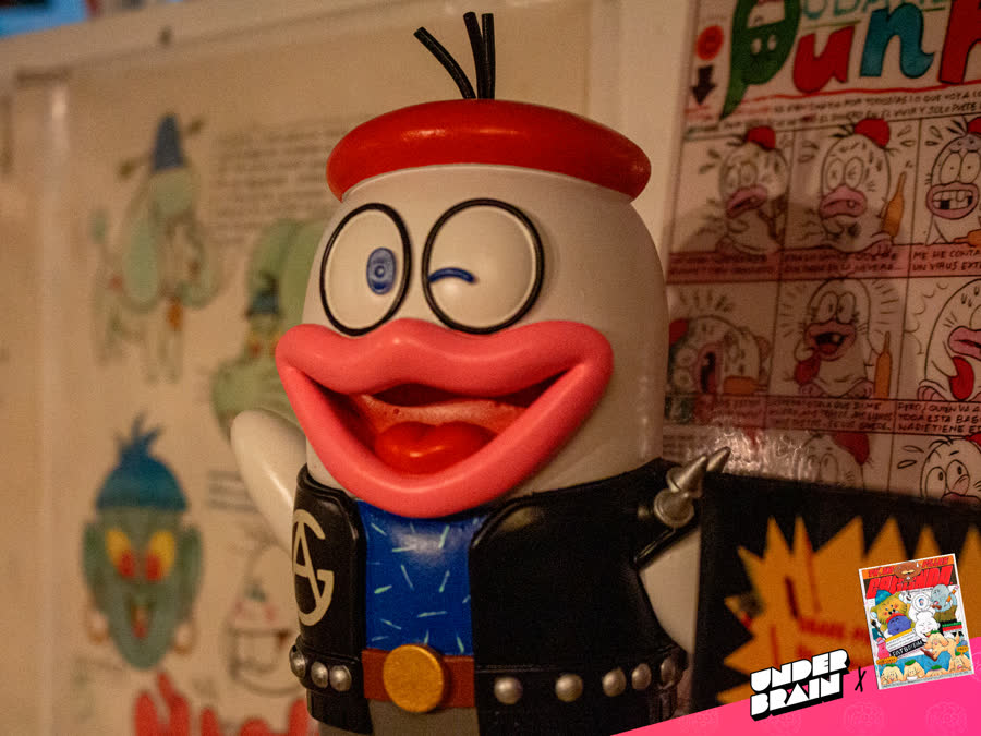 Obake no Q-Tarō en la expo «Tú, me pillas cagando» de Manuel Donada