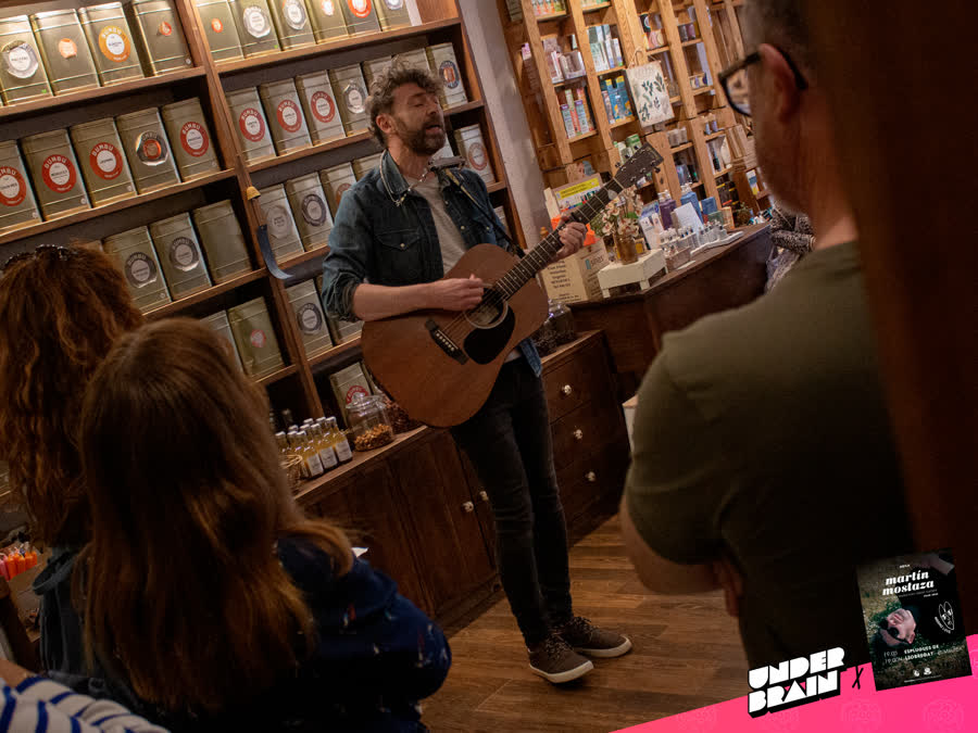Martín Mostaza en concierto en Bumbutea 10