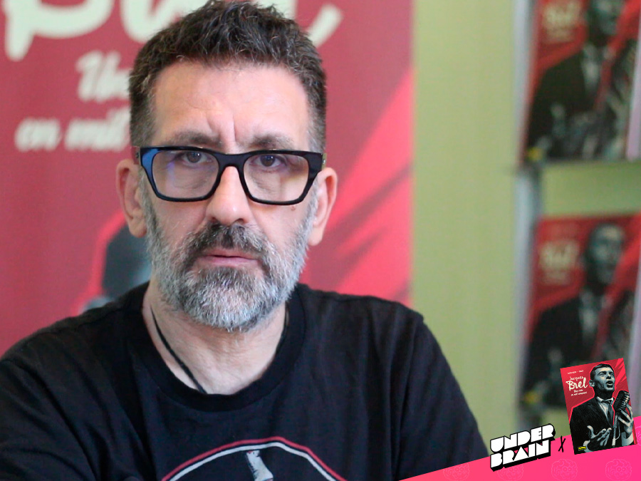 Sagar durante la entrevista hablando de «Jacques Brel. Una vida en mil compases"