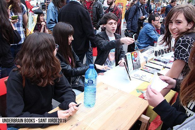 Underbrain-books Sant Jordi 2015 Vloggers firmando